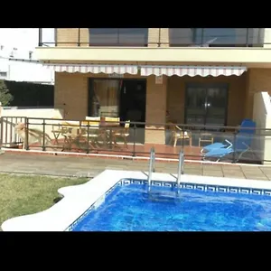 Con Terraza Y Acceso Directo A La Piscina Y A 50 M De La Playa Apartamento